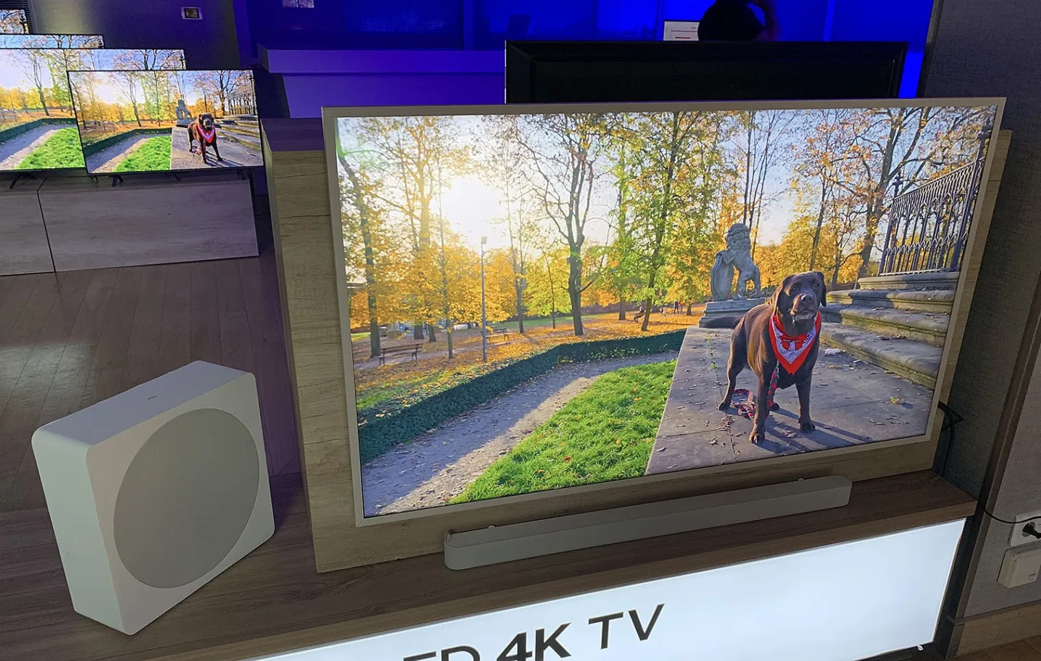 tcl-a300w-a300w-pro-3-televiseurs-arty-en-approche