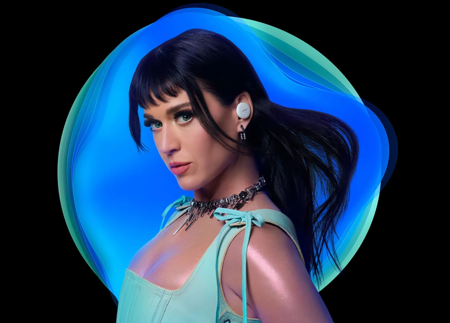 katy-perry-partenaire-des-ecouteurs-true-wireless-denon-perl