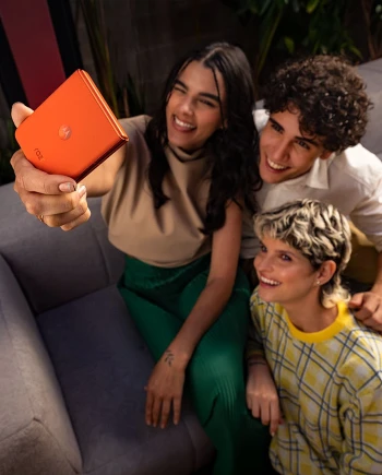 Motorola Razr 50, fashion&nbsp;smartphone