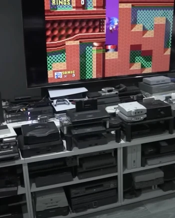 444 consoles sur une TV, record&nbsp;du&nbsp;monde&nbsp;!