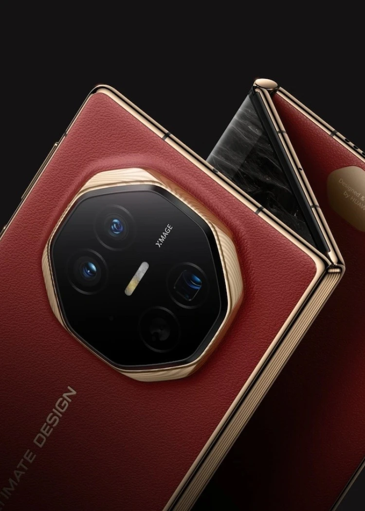 Huawei Mate&nbsp;XT, smartphone pliable en&nbsp;trois&nbsp;!