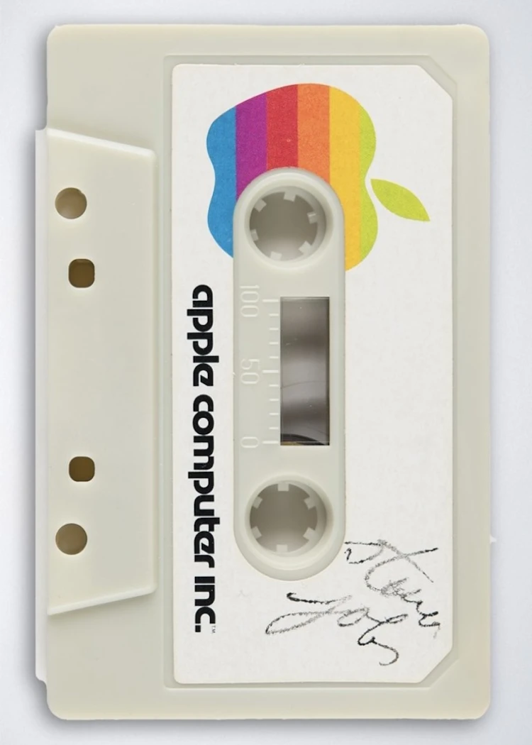 Combien pour la vieille cassette Apple signée par&nbsp;Steve&nbsp;Jobs&nbsp;?