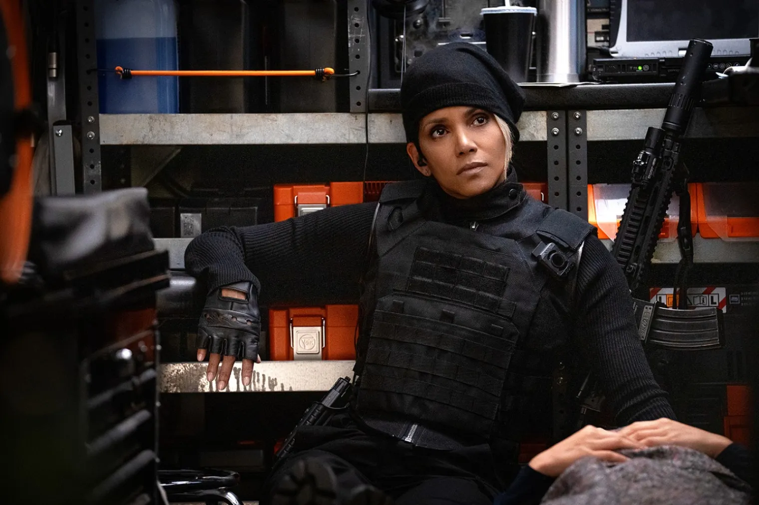 halle-berry-et-chris-hemsworth-dans-une-adaptation-de-don-winslow