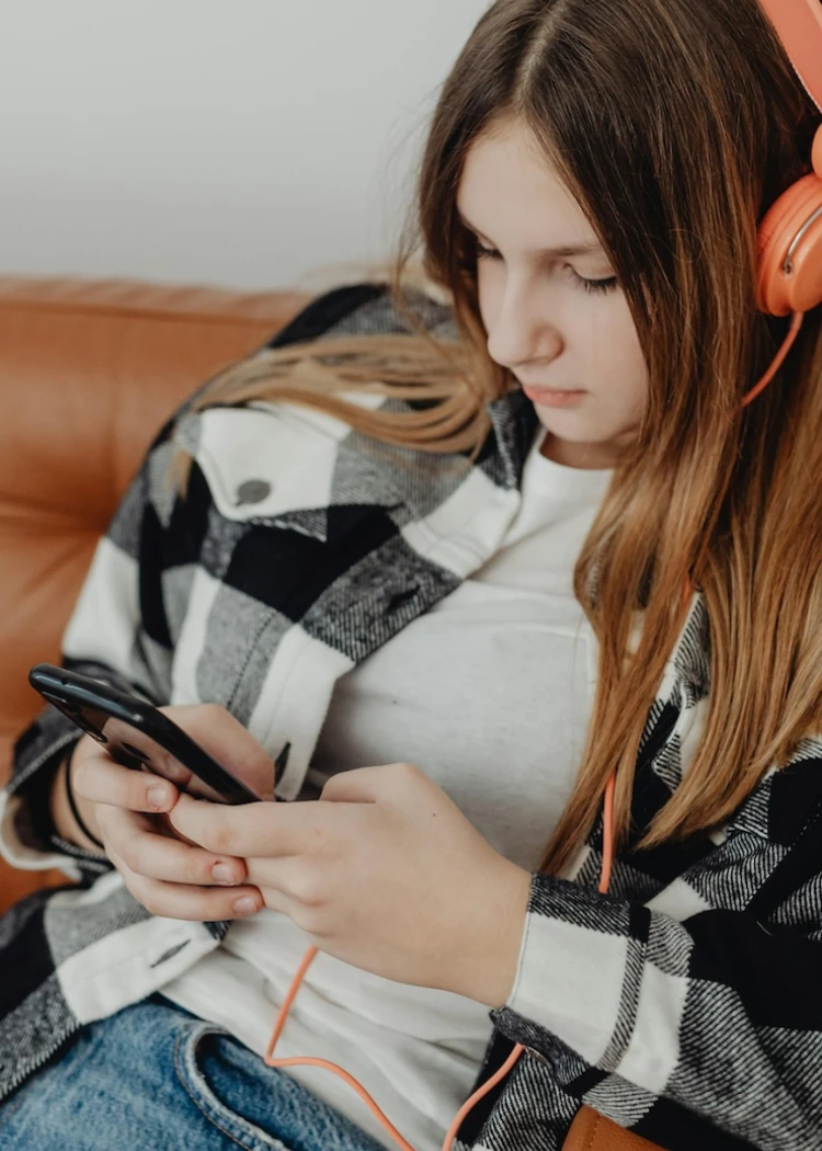 Les ados américains gardent leur vieil iPhone plus&nbsp;longtemps