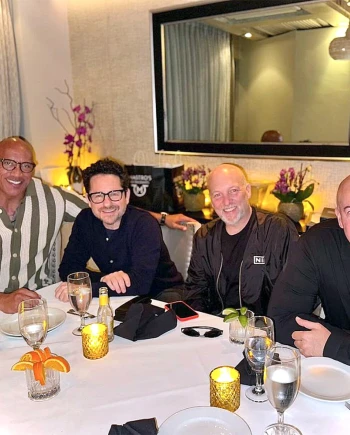 Dwayne Johnson et J.J.&nbsp;Abrams trinquent à leur projet&nbsp;commun