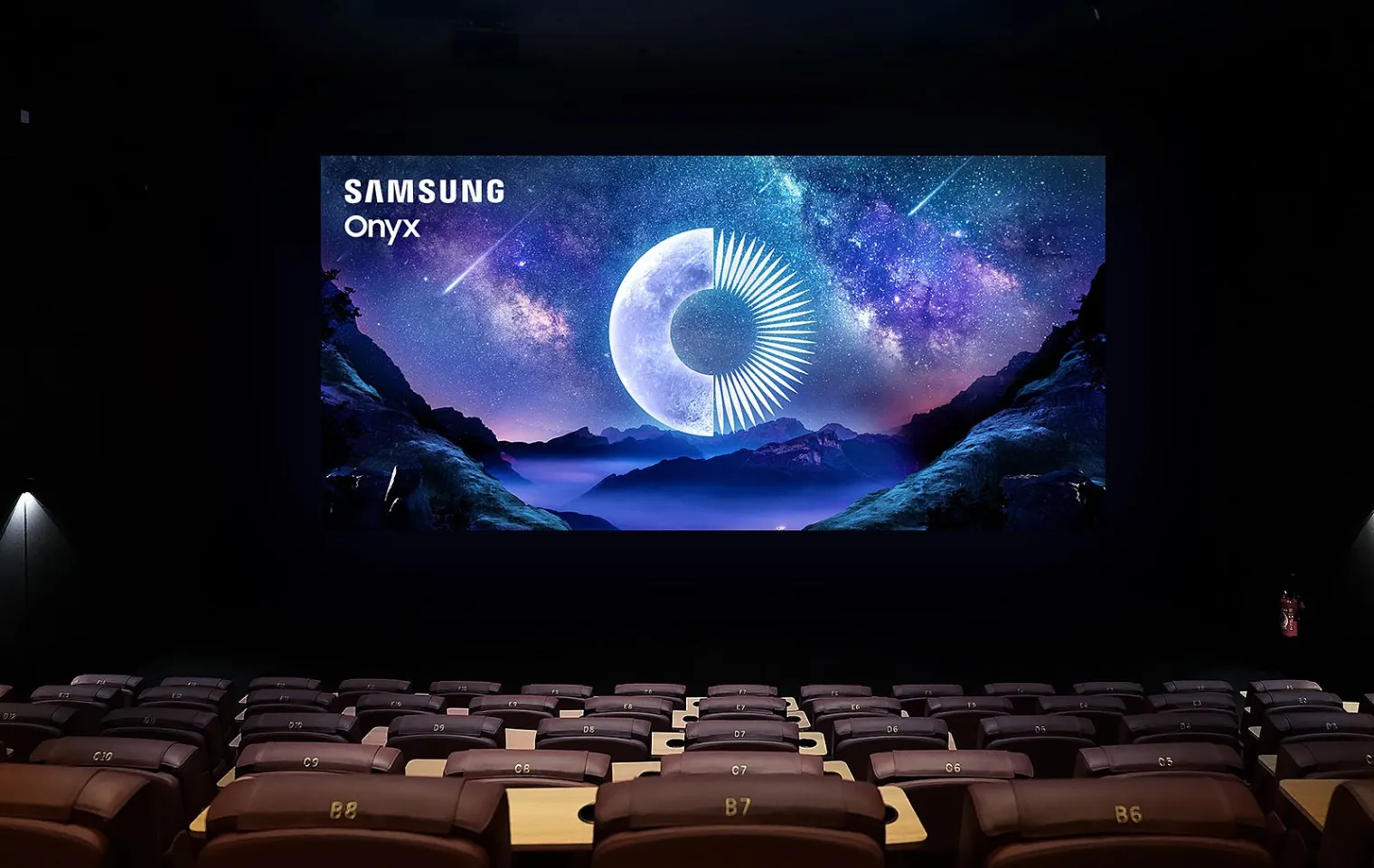 six-ecrans-led-samsung-onyx-au-pathe-palace