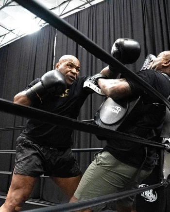 Netflix en mode sport&nbsp;: auto, moto, MMA, escalade, sprint et boxe avec Jake Paul Vs&nbsp;Mike&nbsp;Tyson