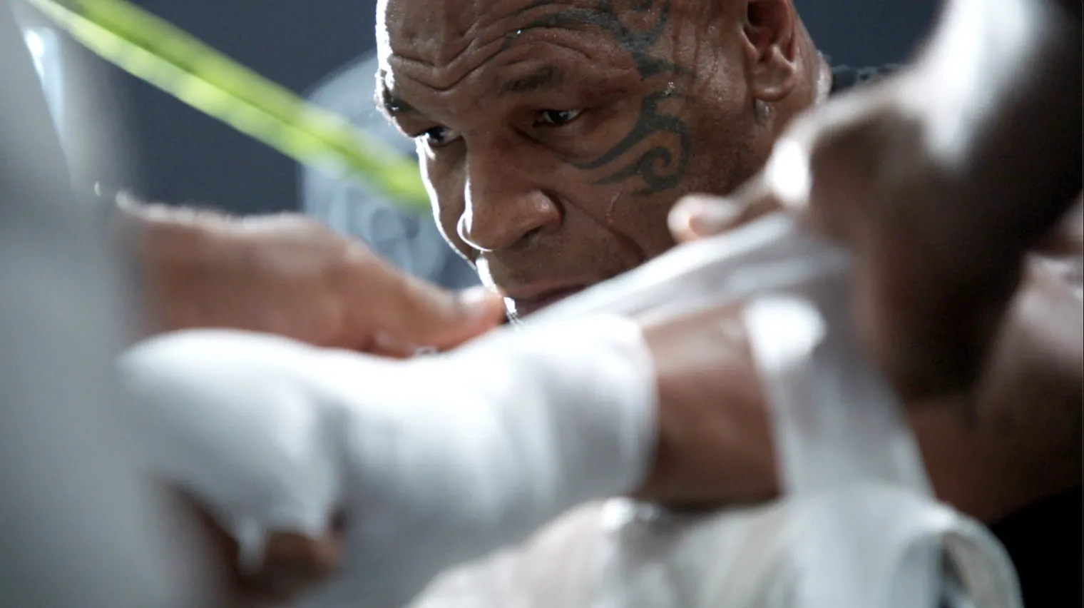 plongez-dans-les-coulisses-du-choc-jake-paul-vs-mike-tyson