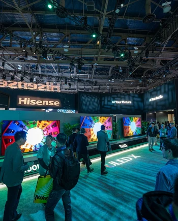 CES 25 &gt; Hisense TriChroma LED TV (Mini LED&nbsp;RVB), un&nbsp;100&quot; aussi au&nbsp;programme