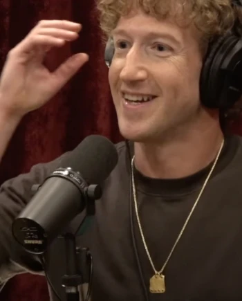 Mark Zuckerberg pilonne&nbsp;Apple