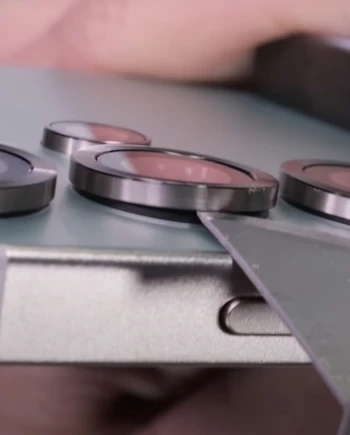 Samsung Galaxy S25 Ultra maltraité, ça ne fait pas plaisir&nbsp;(vidéo)