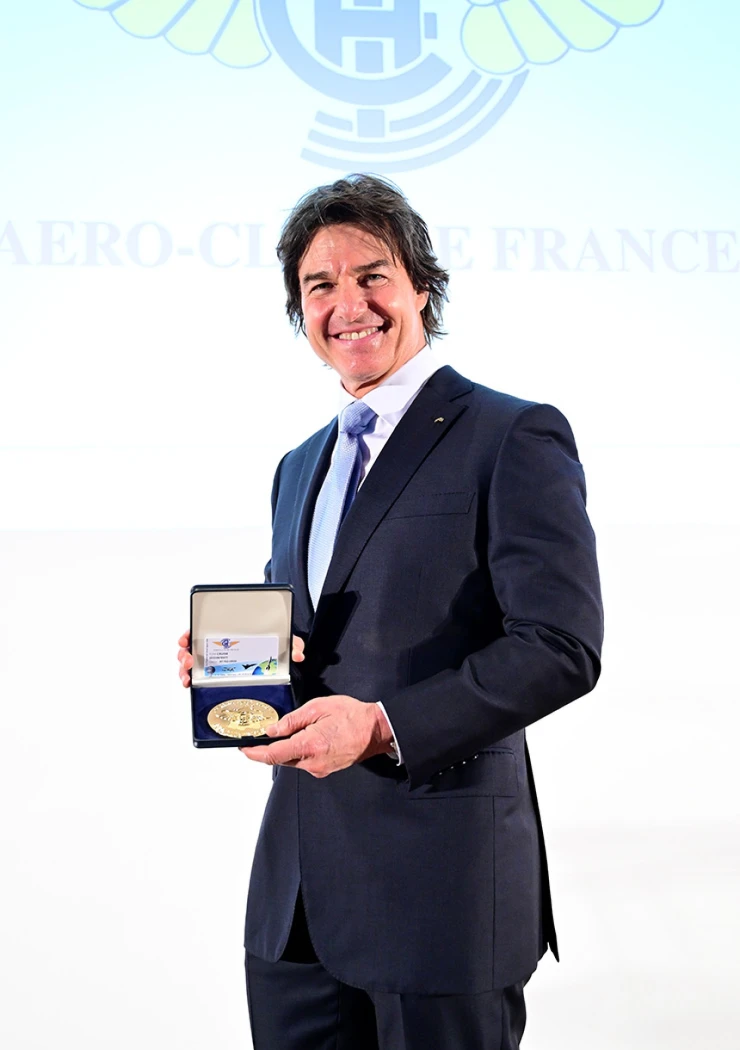 tom-cruise-honore-ce-week-end-d-une-medaille-d-or-francaise
