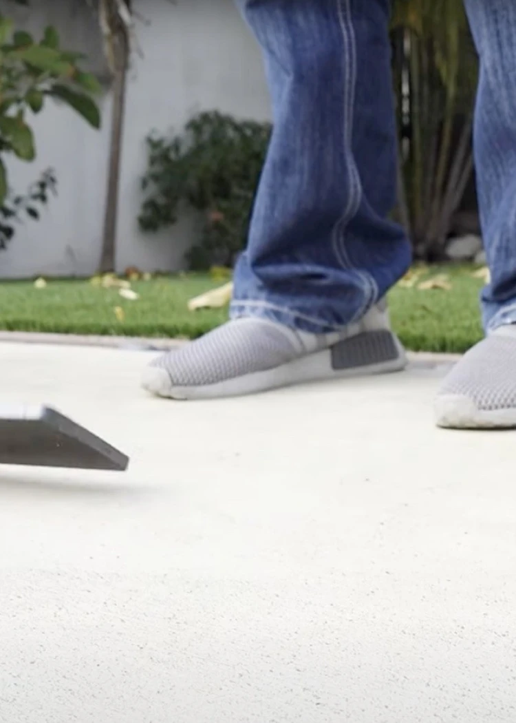 Samsung Galaxy S25 Ultra Vs la gravité&nbsp;: la chute&nbsp;en&nbsp;vidéo