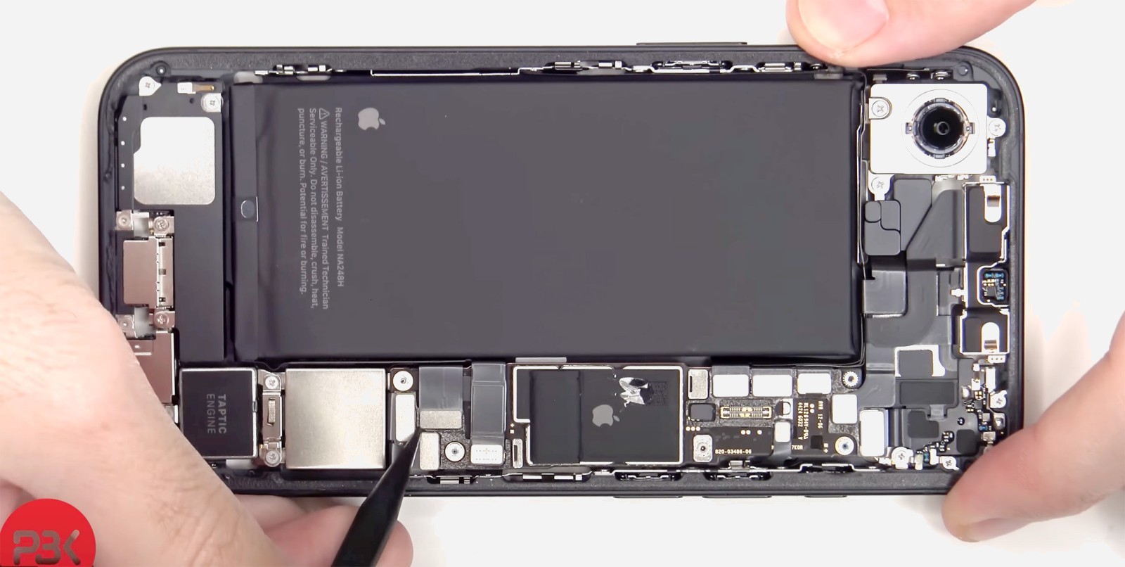 Dans les entrailles de l’iPhone 16e
