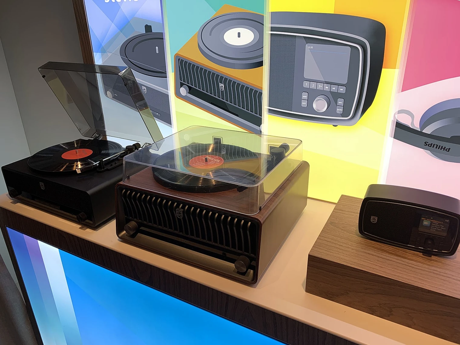 philips-century-nouvelle-gamme-pour-feter-100-ans-d-audio
