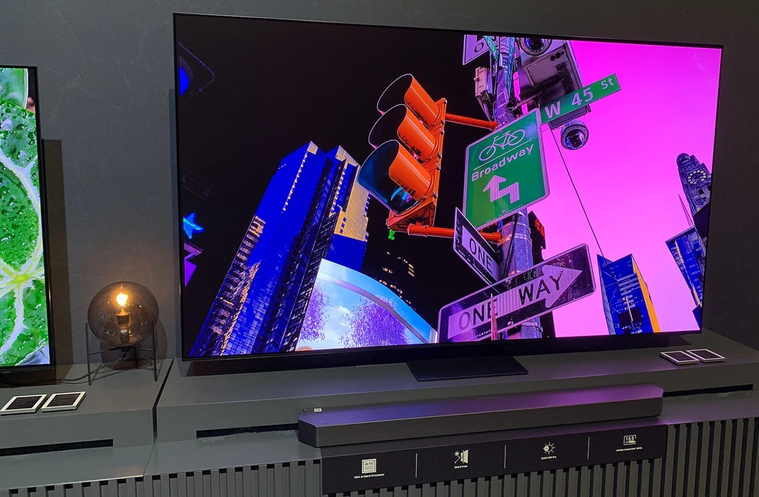 samsung-tv-oled-mini-led-2025-zoom-sur-le-revetement-antireflet-glare-free-2-0