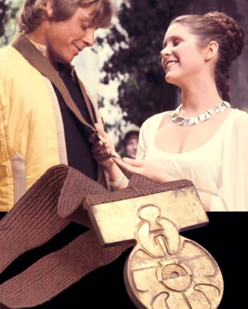 La médaille de Luke Skywalker (et l’arbalète de Chewbacca) aux&nbsp;enchères