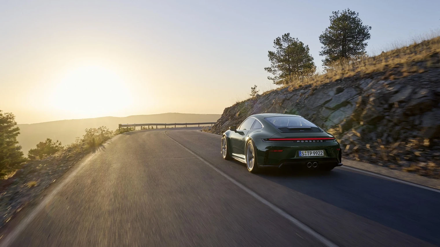 porsche-911-taycan-panamera-et-cayenne-nouveautes-multimedia-et-dolby-atmos-a-bord