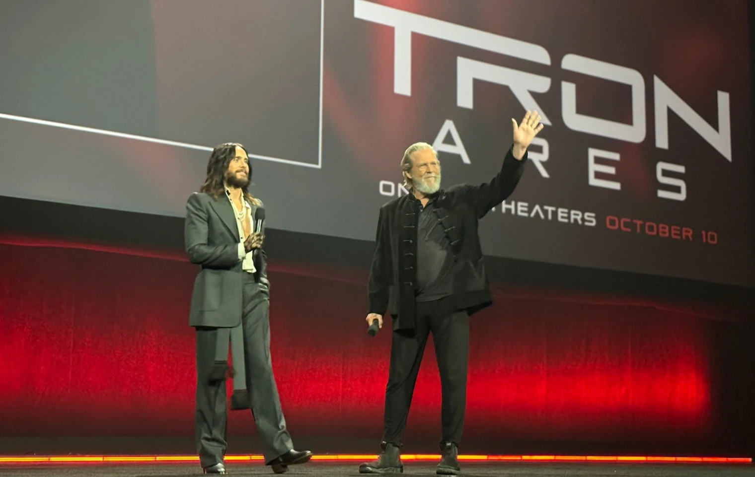cinemacon-2025-disney-donne-des-nouvelles-de-predator-et-tron-ares