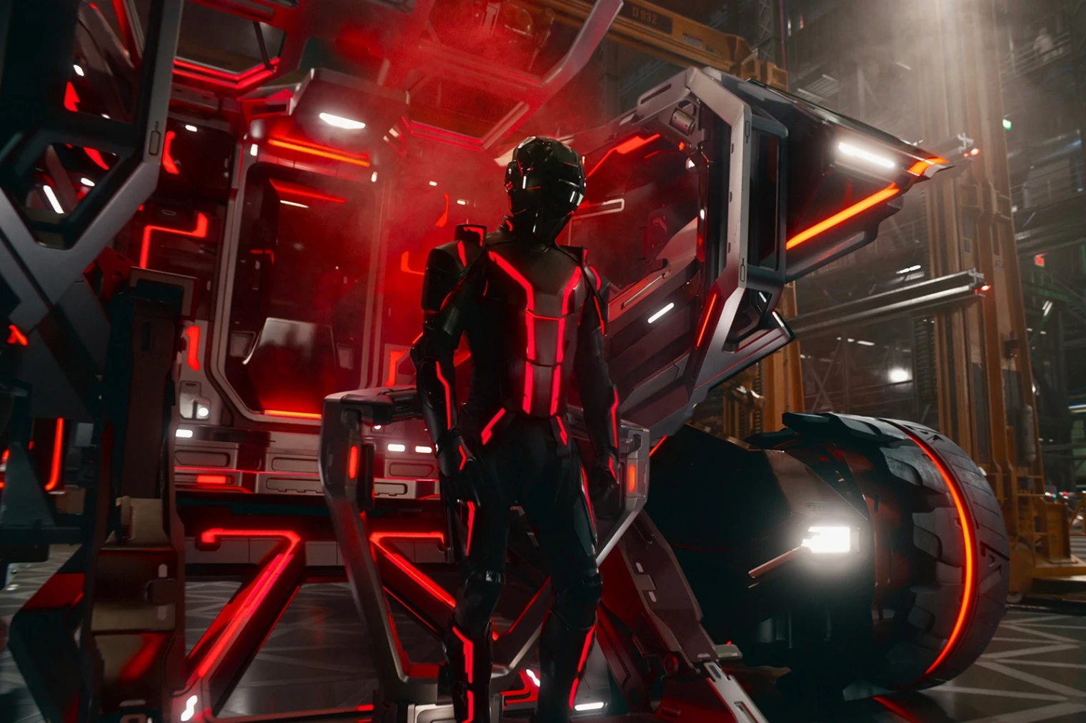 tron-ares-sort-de-la-grille-en-mode-matrix-premieres-images