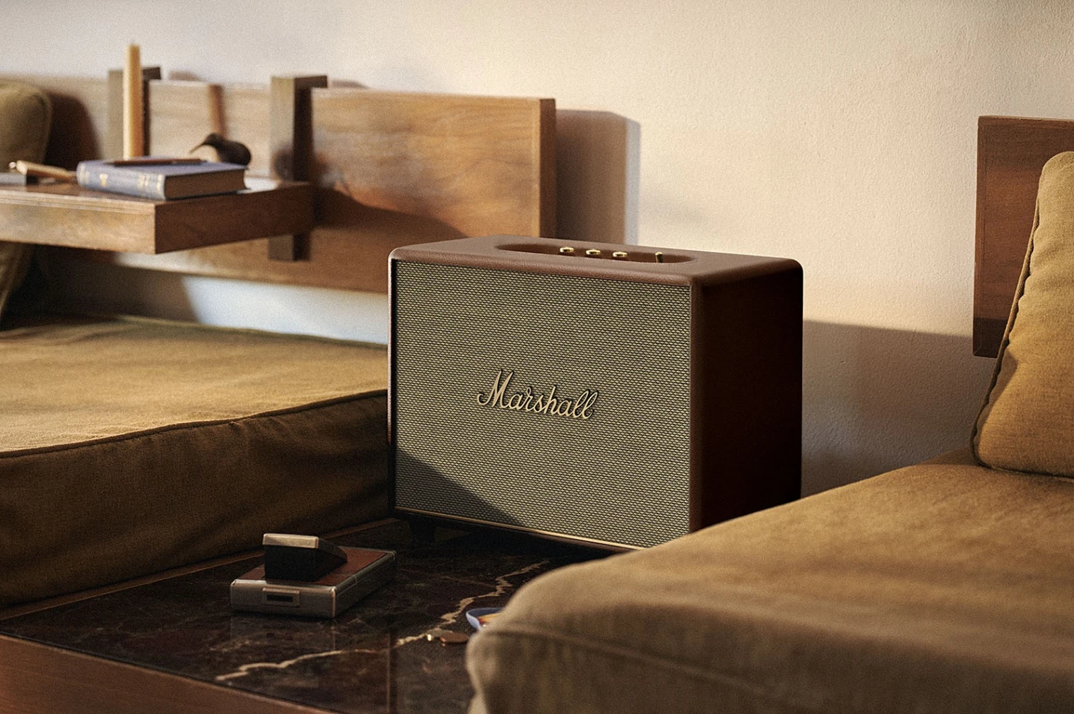 nouveau-coloris-brown-pour-l-enceinte-rock-marshall-woburn-iii