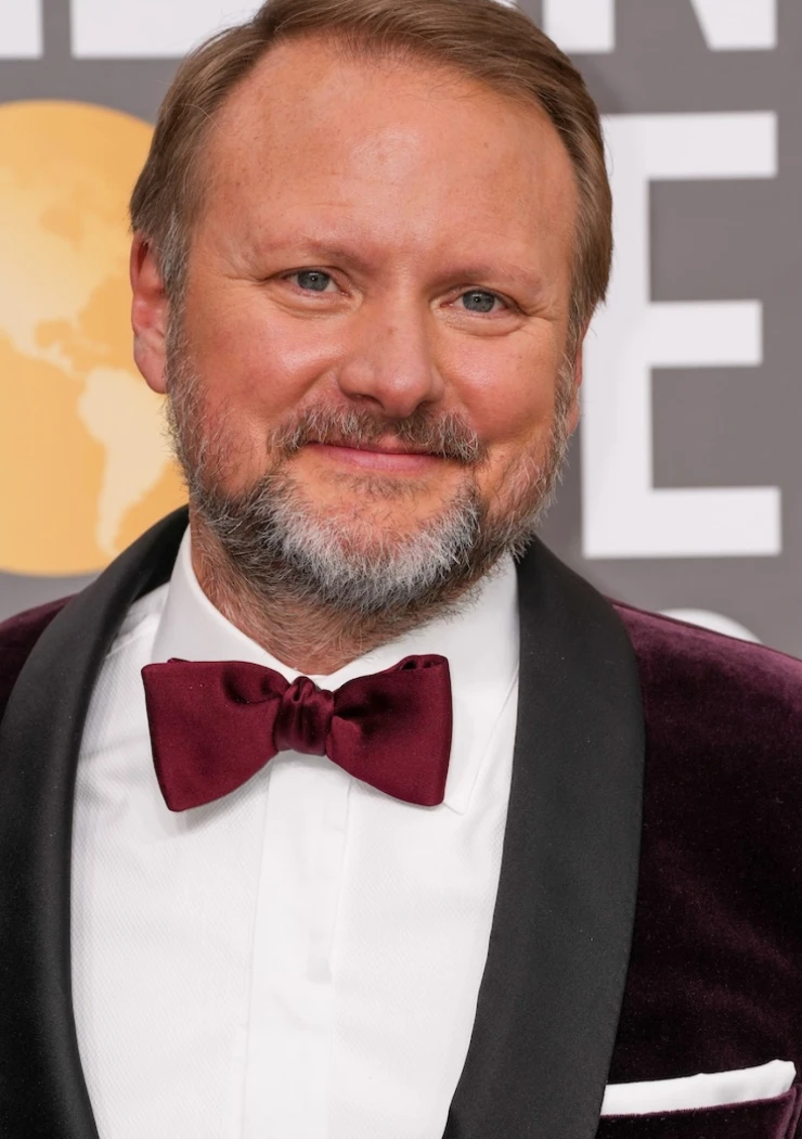 avant-netflix-rian-johnson-veut-un-maximum-de-salles-pour-couteaux-tires-3