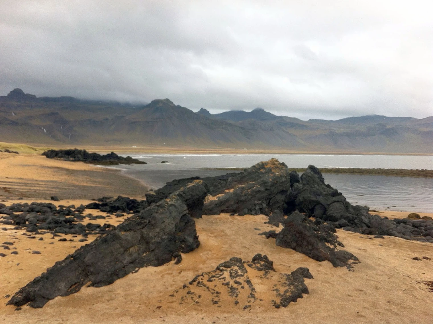 le-film-l-odyssee-de-christopher-nolan-prend-ses-quartiers-en-islande