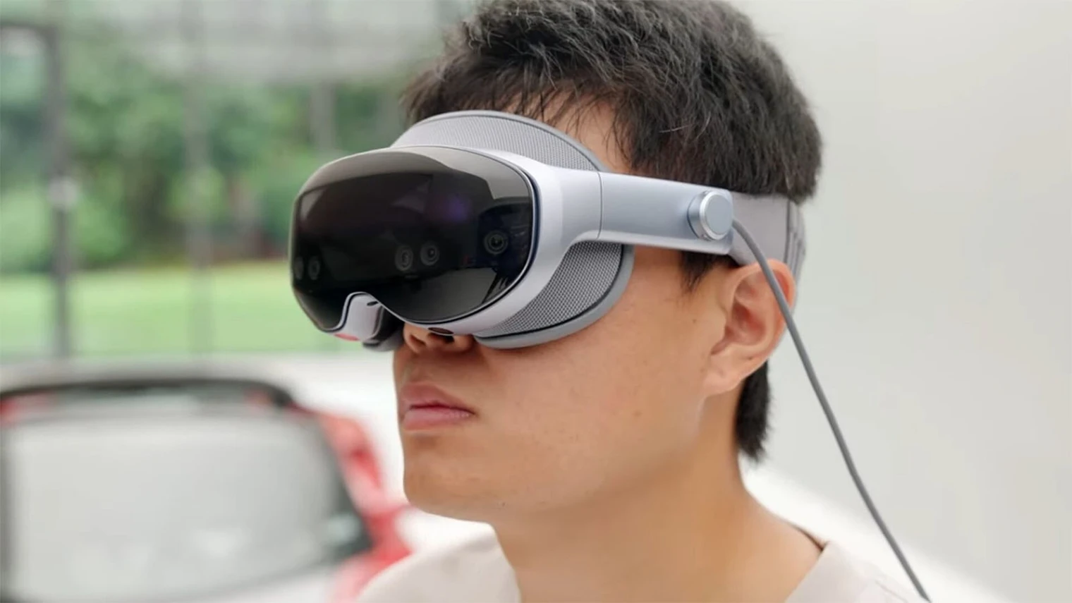 crans-micro-oled-dans-le-nouveau-casque-de-realite-mixte-vivo-vision
