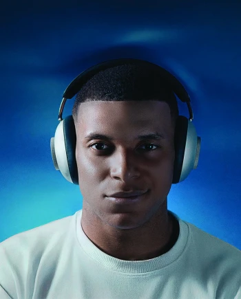 Loewe Leo, casque Bluetooth adoubé par Kylian Mbappé et David&nbsp;Guetta