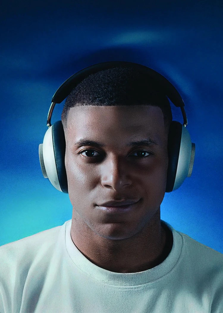 Loewe Leo, casque Bluetooth adoubé par Kylian Mbappé et&nbsp;David&nbsp;Guetta