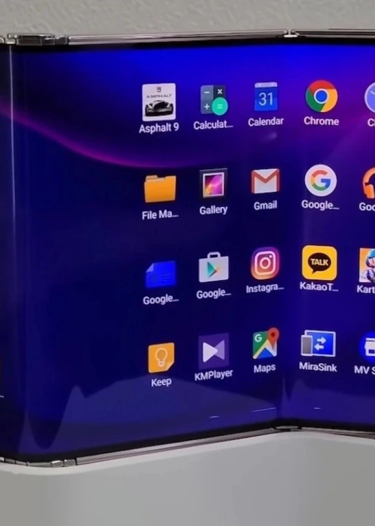 Smartphone Samsung pliable en trois&nbsp;: en novembre et en quantité&nbsp;limitée