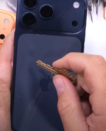 Danger d’éraflures sur les Phone 17&nbsp;Pro et Pro&nbsp;Max&nbsp;?