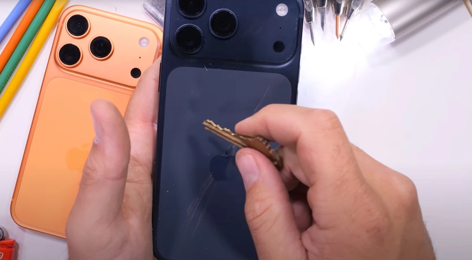 danger-d-eraflures-sur-les-phone-17-pro-et-pro-max