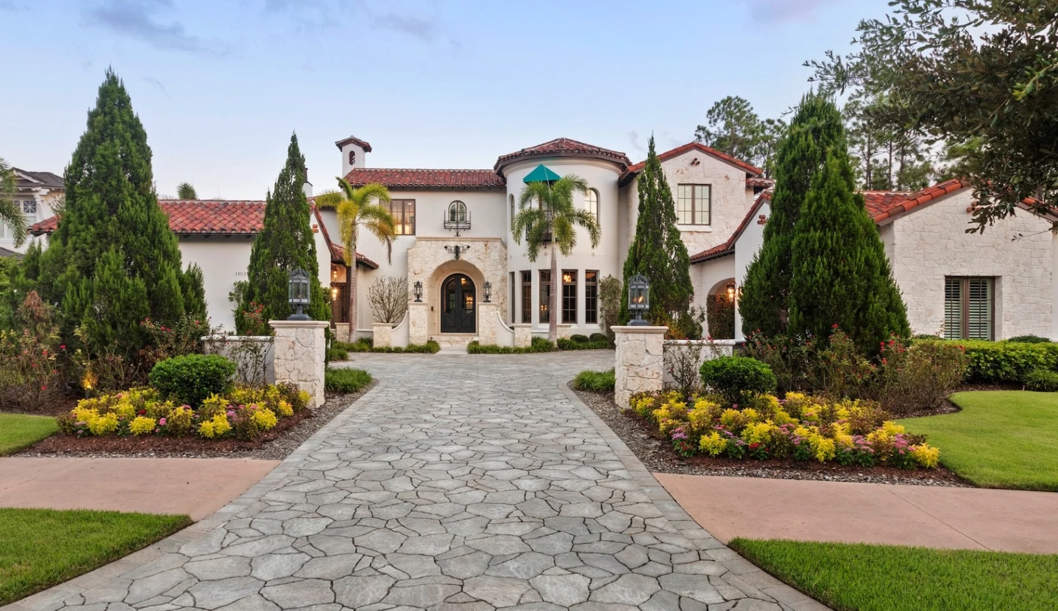 gros-home-cinema-star-wars-dans-cette-batisse-a-14-5-millions