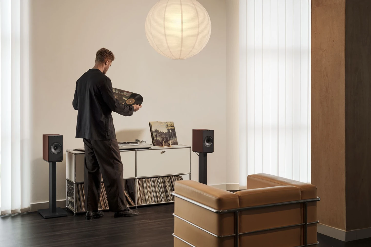 enceintes-kef-coda-w-hi-fi-2-x-100-w-cap-sur-la-simplicite-d-emploi-en-misant-sur-le-bluetooth