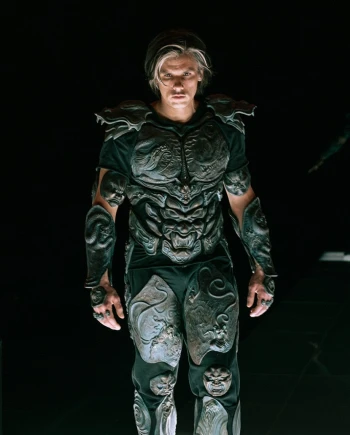 Orelsan en armure et en pleine crise existentielle, notre critique est en ligne