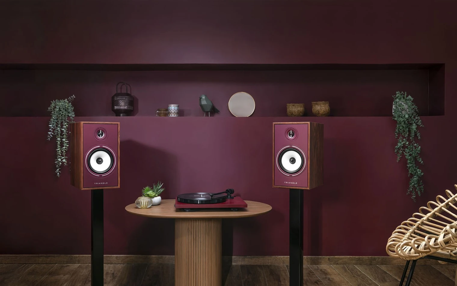 enceintes-actives-connectees-triangle-borea-connect-br02-bt03-nouveau-coloris-bordeaux