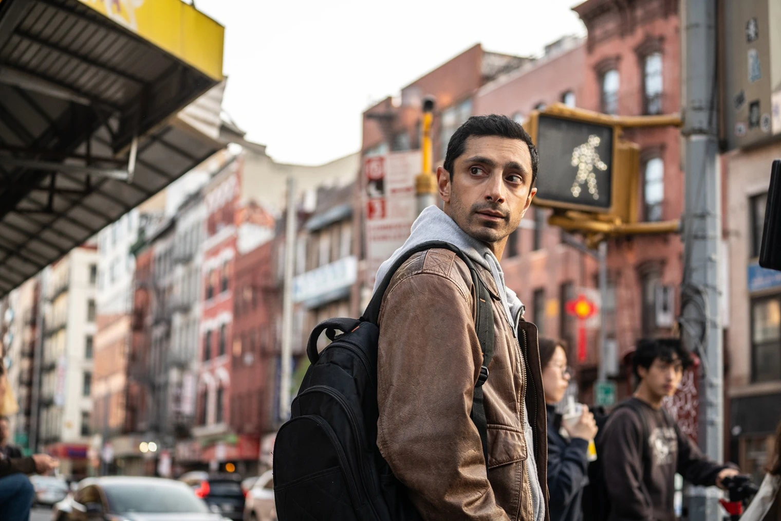 riz-ahmed-est-l-intermediaire-dans-un-thriller-parano-efficace