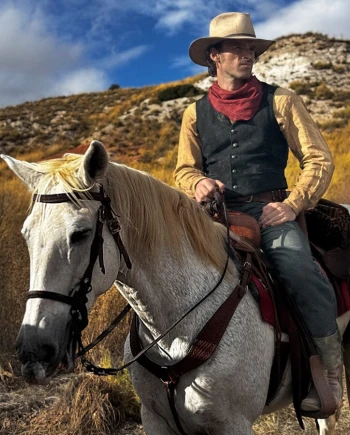 Lucky Luke&nbsp;: Disney+ montre la première photo d'Alban&nbsp;Lenoir