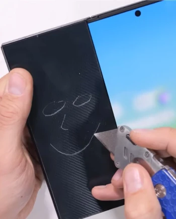 Samsung Galaxy Z&nbsp;Trifold, il plie sous&nbsp;la&nbsp;torture