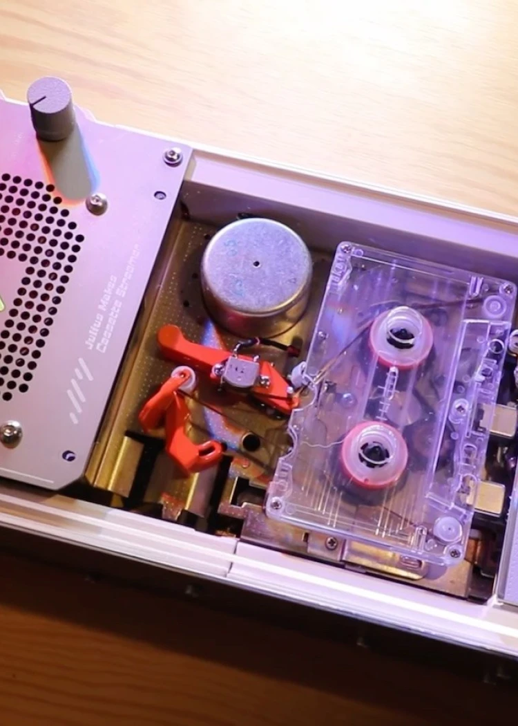 Il diffuse Spotify sur… une cassette&nbsp;audio