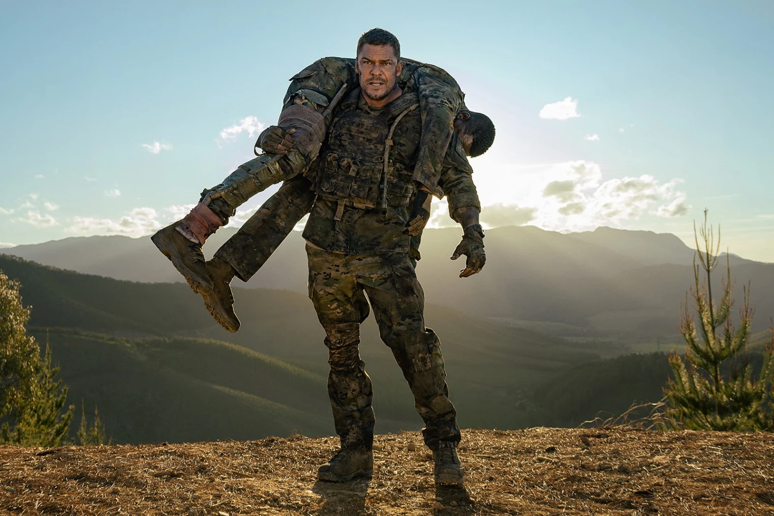 apres-reacher-alan-ritchson-reste-dans-la-finesse-avec-war-machine