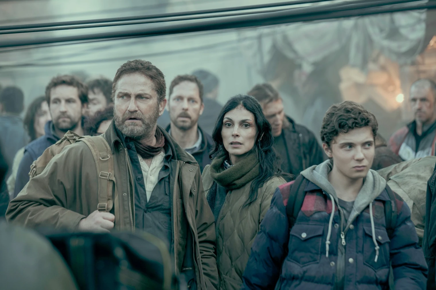 greenland-migration-4k-gerard-butler-choose-france