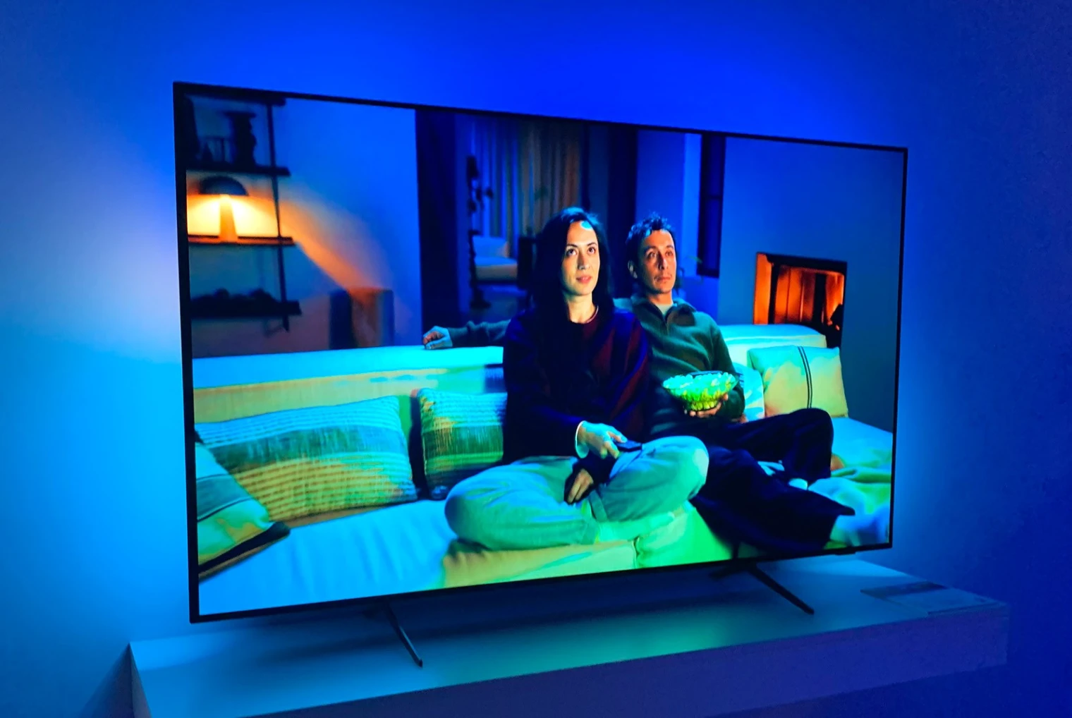 tv-philips-oled761-nouvelle-dalle-oled-se-p5-ai-gen-7-et-4-hdmi-2-1