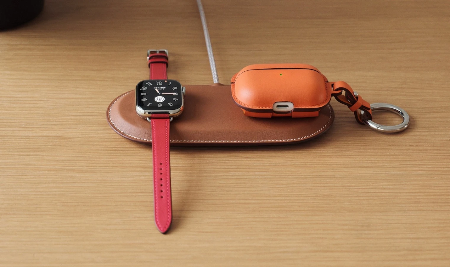 Chargeurs iPhone Hermès, aussi chers qu’un iPhone