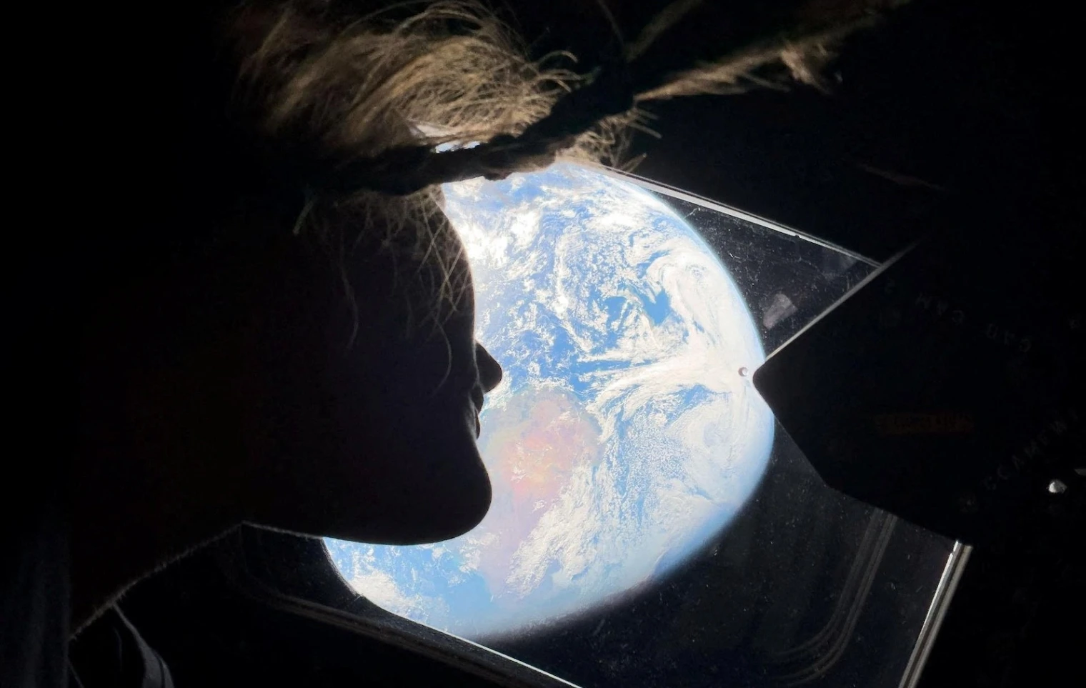 ils-ont-pris-des-selfies-dans-l-espace