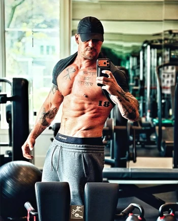 Première bande-annonce Runner avec Alan&nbsp;Ritchson