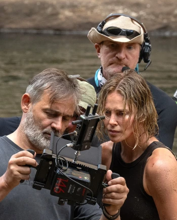 Charlize Theron «&nbsp;se paye&nbsp;» Timothée Chalamet pour 10&nbsp;ans,&nbsp;minimum