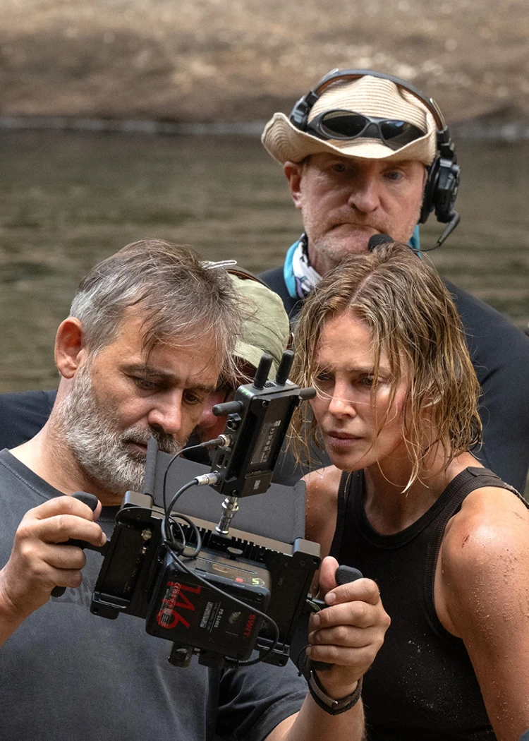 Charlize Theron «&nbsp;se paye&nbsp;» Timothée Chalamet pour 10&nbsp;ans,&nbsp;minimum