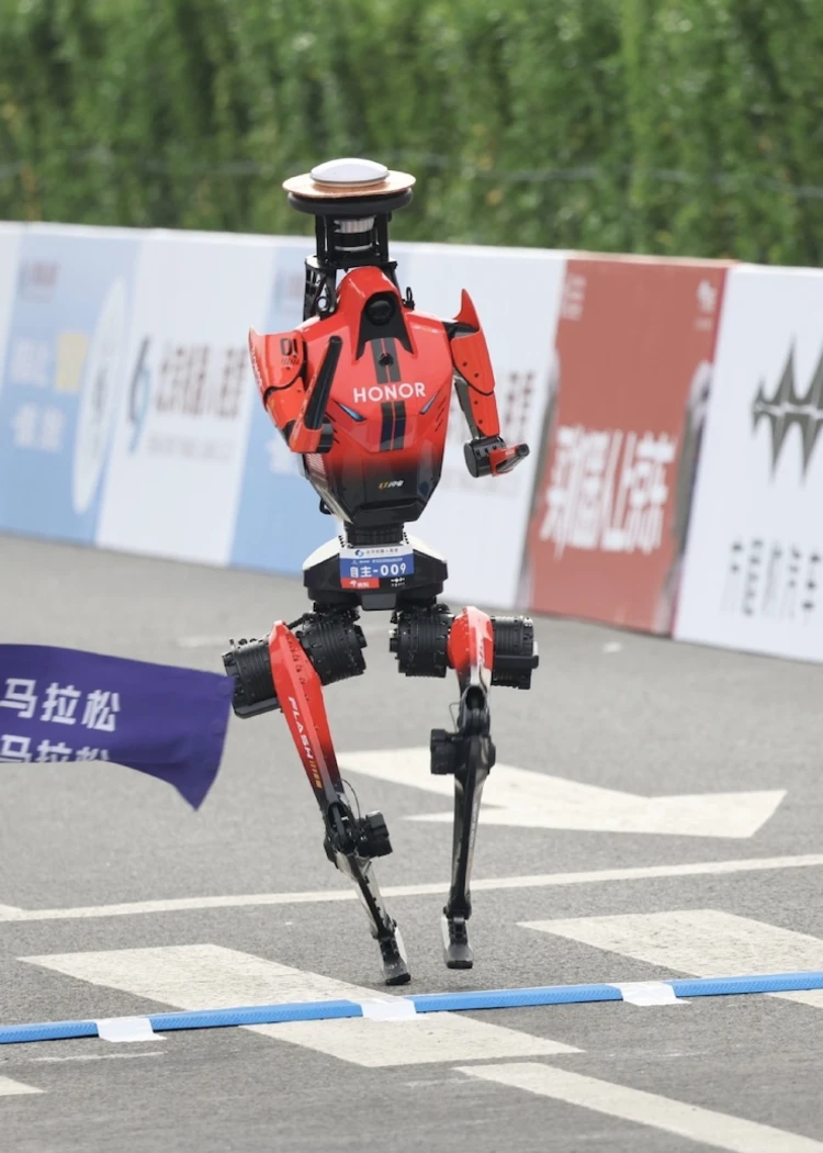 Record du semi‑marathon battu… par un robot&nbsp;humanoïde